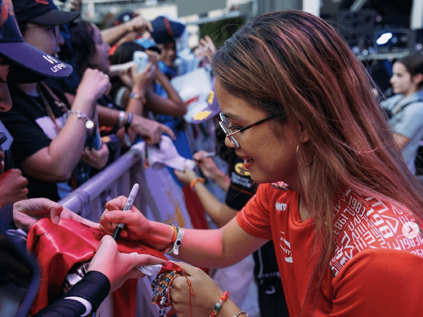 f1-academy-fans-01 f1-academy-fans-01