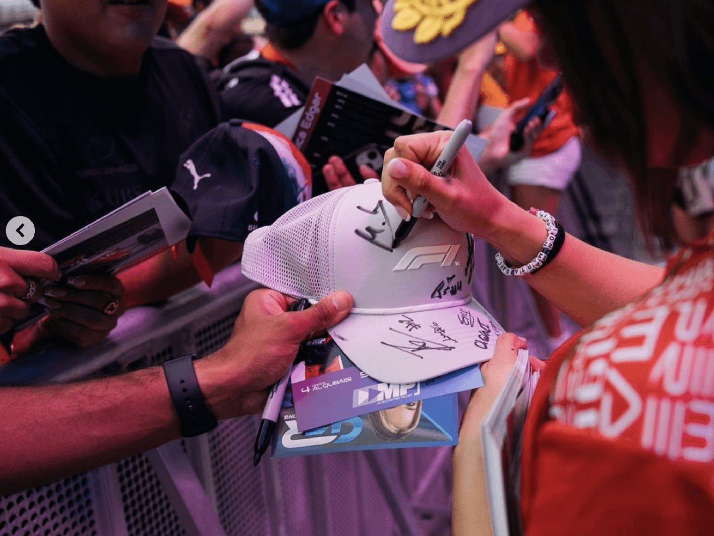 f1-academy-fans-02 f1-academy-fans-02